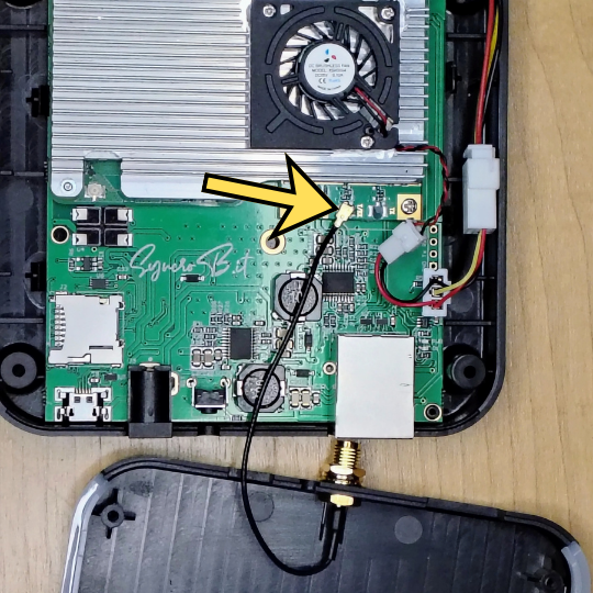 Disconnect the antenna wire from the u.FL connector on the SyncroBit LoRa board